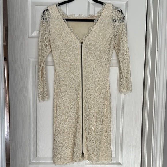 Diane Von Furstenberg DVF Elegant Lace Dress in Cream - VINTAGE - Picture 8 of 10